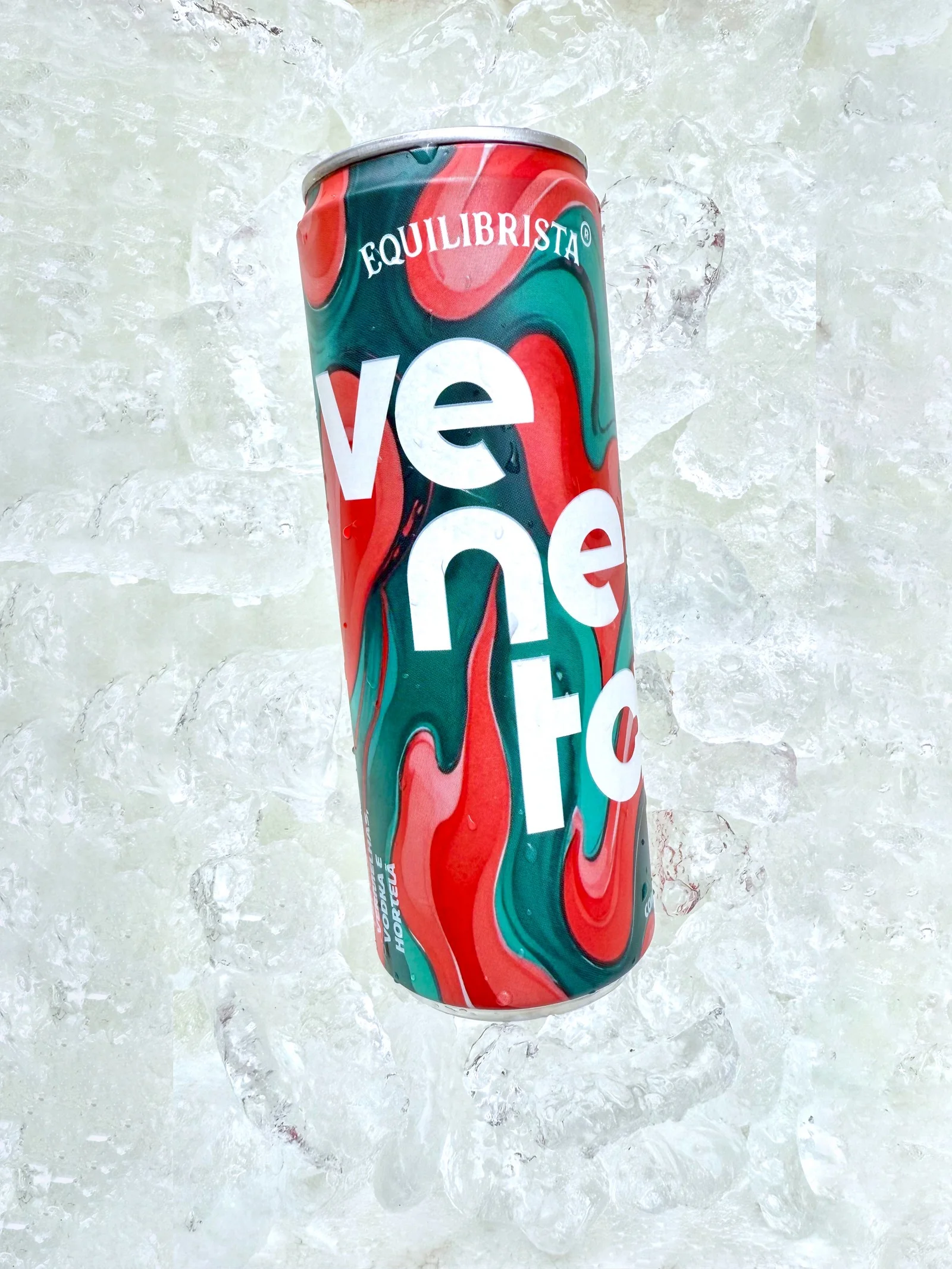 Lata Veneta sobre gelo